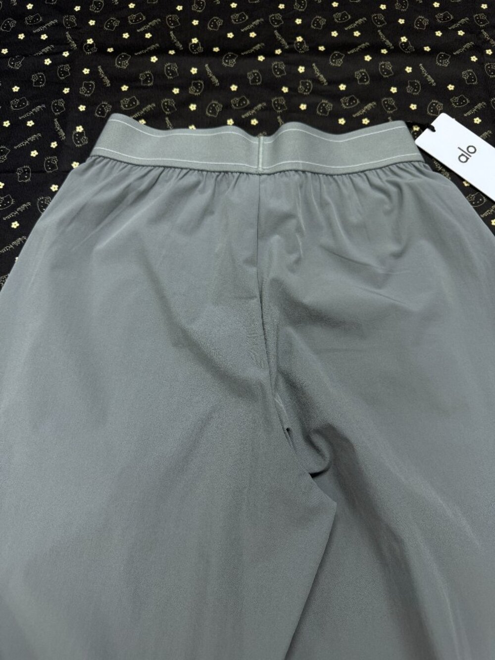 NWT Alo Yoga Steel Grey Trouser Regular 30" 🤩 Sleek Comfort Pants | Active Chic - Picture 7 of 8